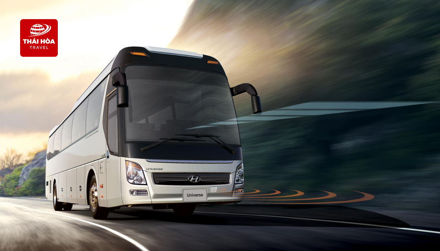 Xe 29 chỗ Hyundai Universe Mini được trang bị đầy đủ tiện nghi hiện đại
