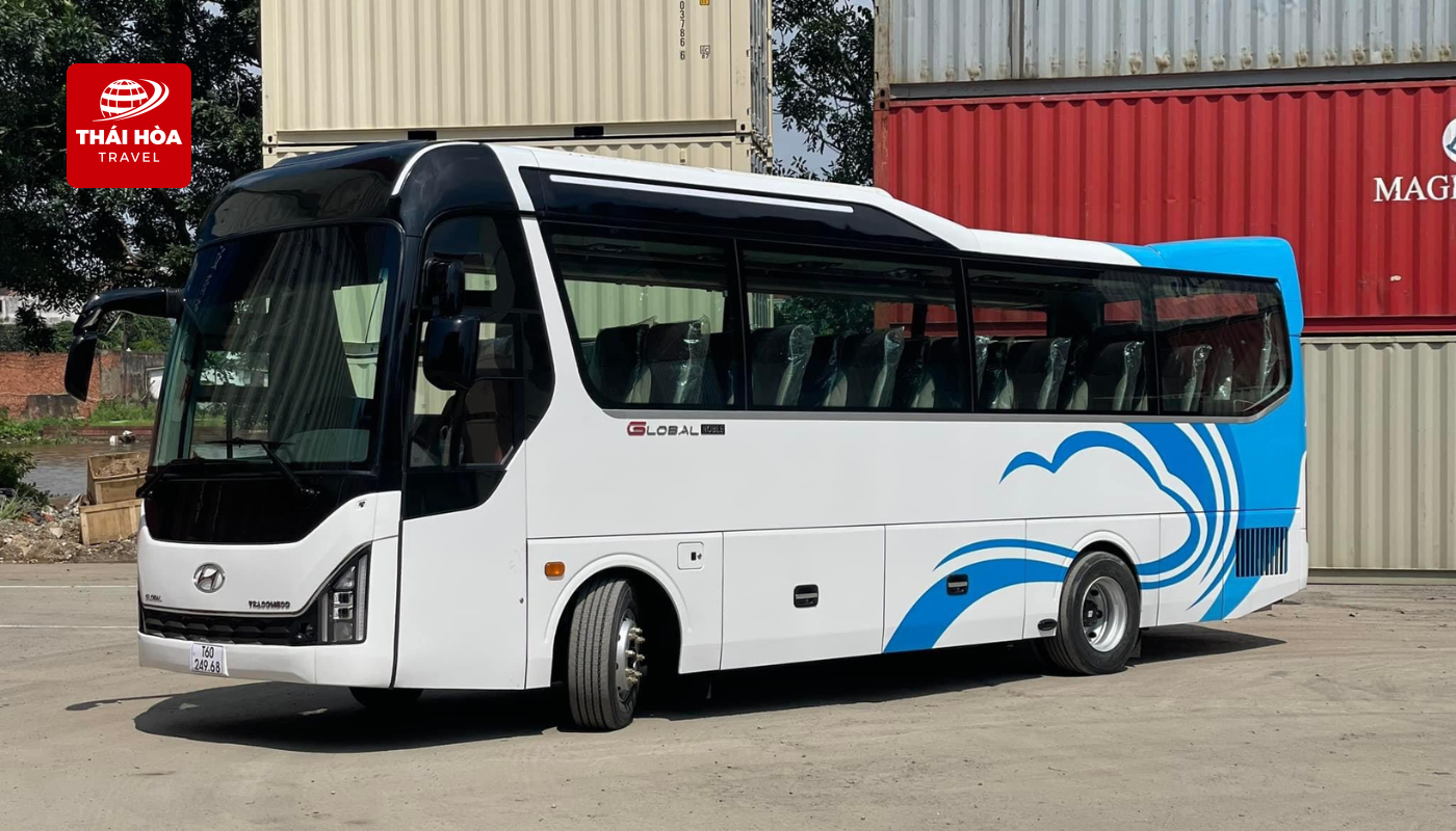 Xe 29 chỗ phù hợp với nhóm từ 20 - 28 khách, thường là các đoàn công ty hoặc tổ chức