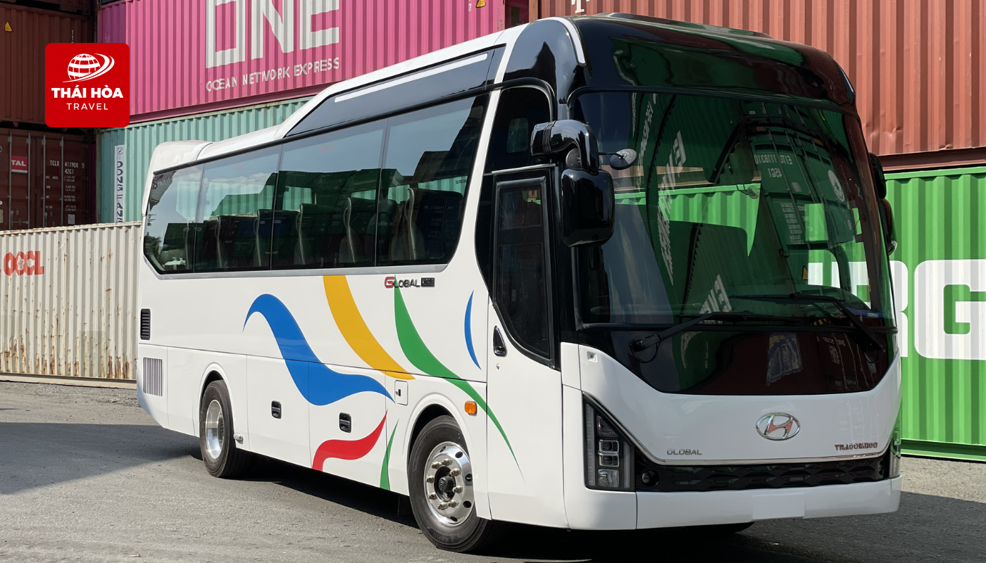 Tất cả các xe 35 chỗ tại Thái Hòa Travel đều được kiểm tra, bảo dưỡng định kỳ