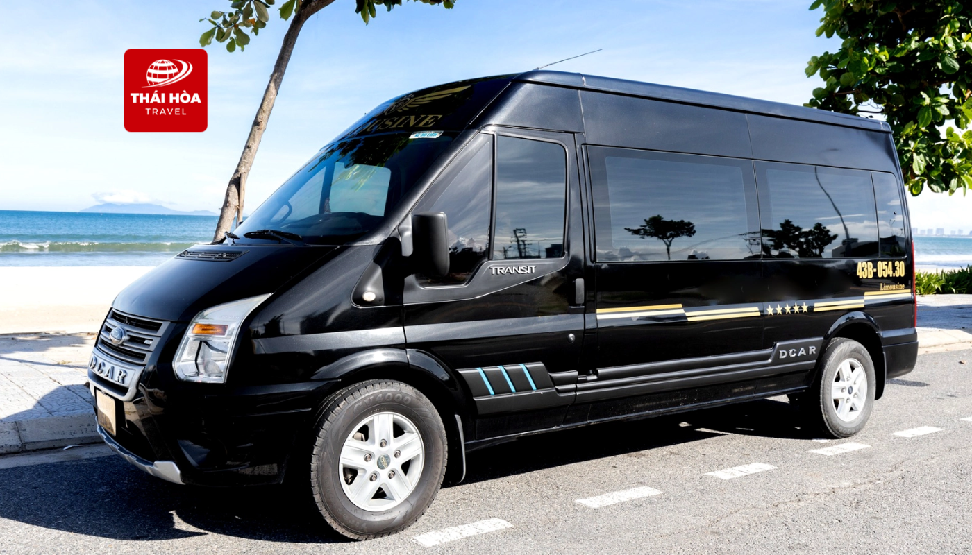 Thuê xe đi Vĩnh Long 8 Xe Limousine phù hợp với khách hàng ưu tiên không gian riêng tư và tiện nghi trong suốt hành trình