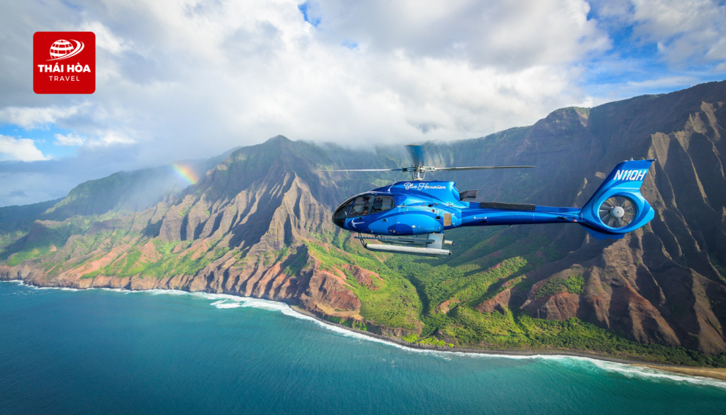 Bay trực thăng khám phá đảo Oahu