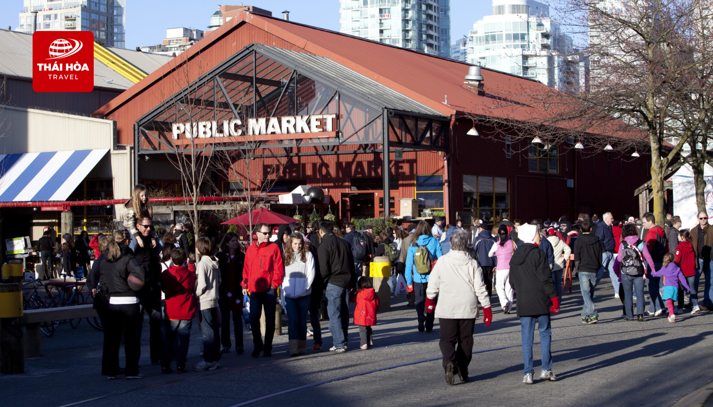 The Public Market: Được ví như "trái tim ẩm thực và nghệ thuật" của Vancouver,