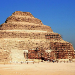 Kim tự tháp bậc thang Djoser