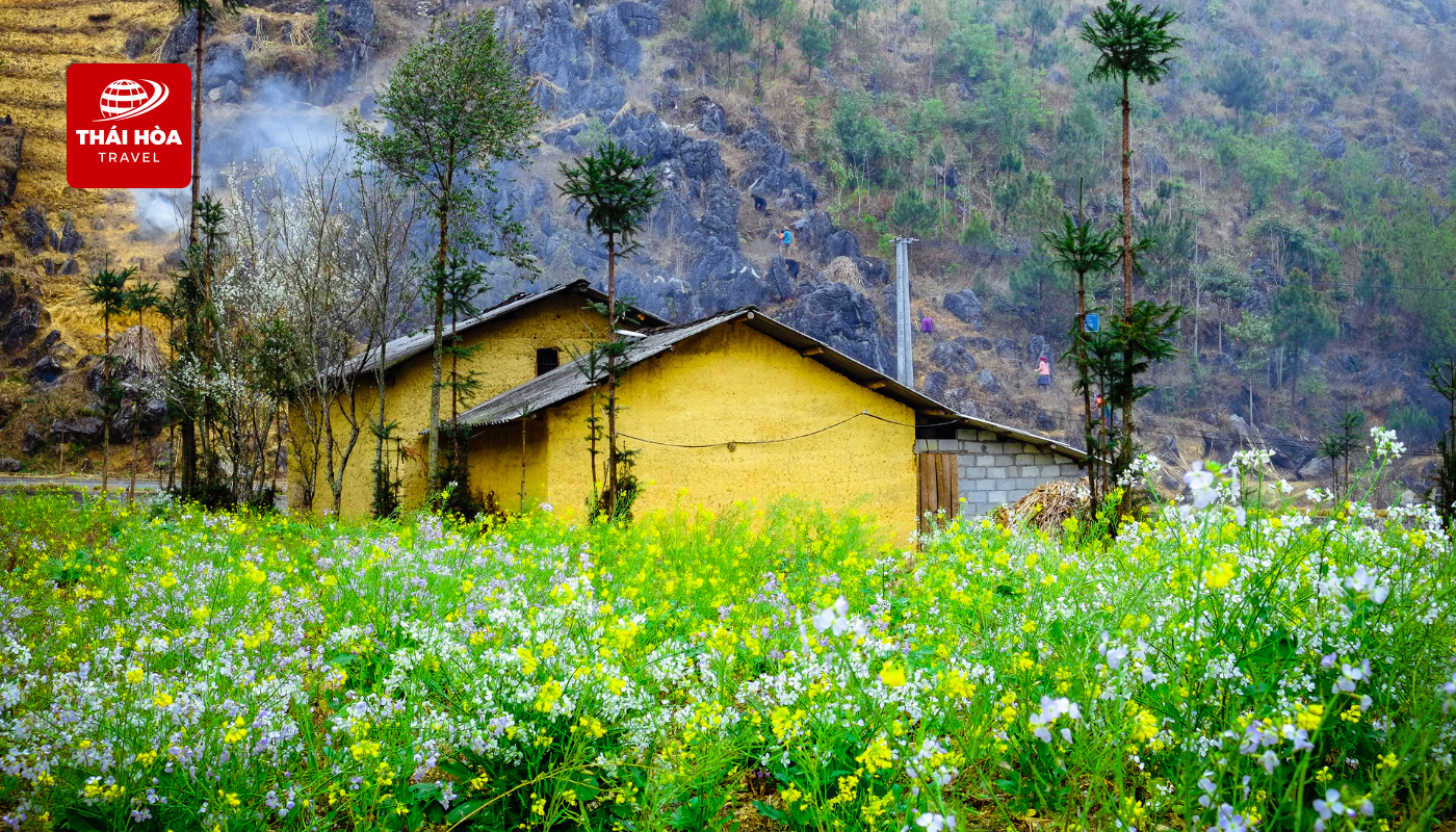 Làng văn hóa Lũng Cẩm