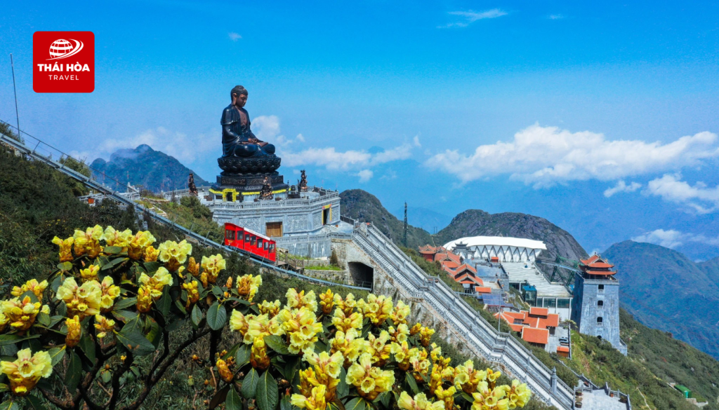 Trải nghiệm tàu hỏa leo núi Mường Hoa