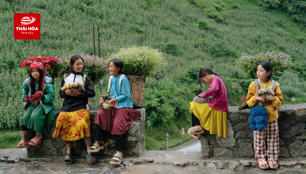 Tour Hà Giang 4N3Đ: Mã Pí Lèng - Sông Nho Quế - Cột cờ Lũng Cú