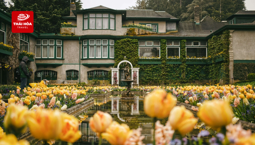 Butchart Gardens: Được mệnh danh là "Vườn địa đàng" của Canada