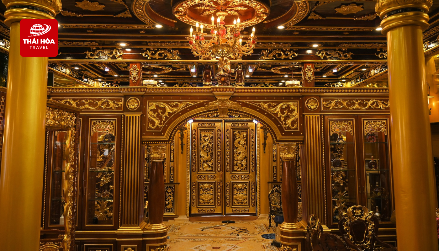 Nhà gỗ dát vàng Như Ý