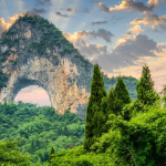 Núi Mặt Trăng
