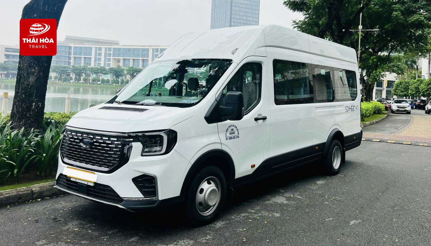 Xe 18 chỗ là lựa chọn phổ biến cho tuyến đưa đón cố định của doanh nghiệp quy mô vừa