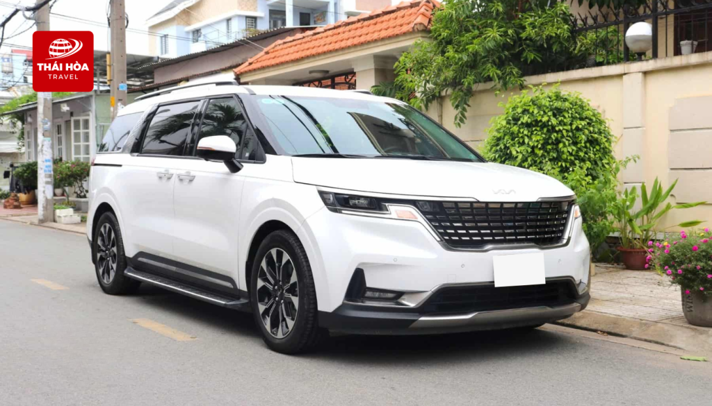 Xe 7 chỗ Kia Sedona/Carnival mang phong cách hiện đại, sang trọng