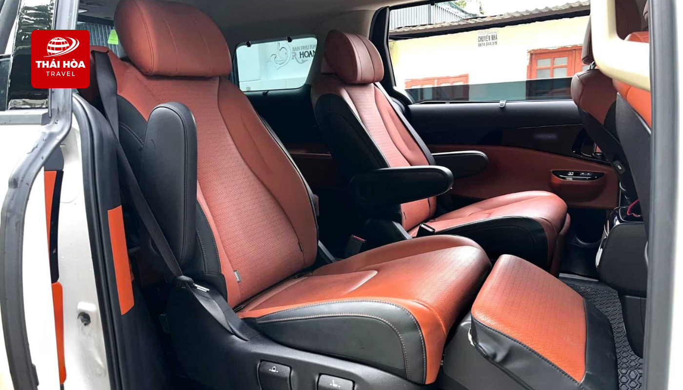 Thuê xe du lịch 7 chỗ Kia Sedona/Carnival 2 Ghế da cao cấp, êm ái và thoáng khí - mang lại trải nghiệm ngồi thoải mái