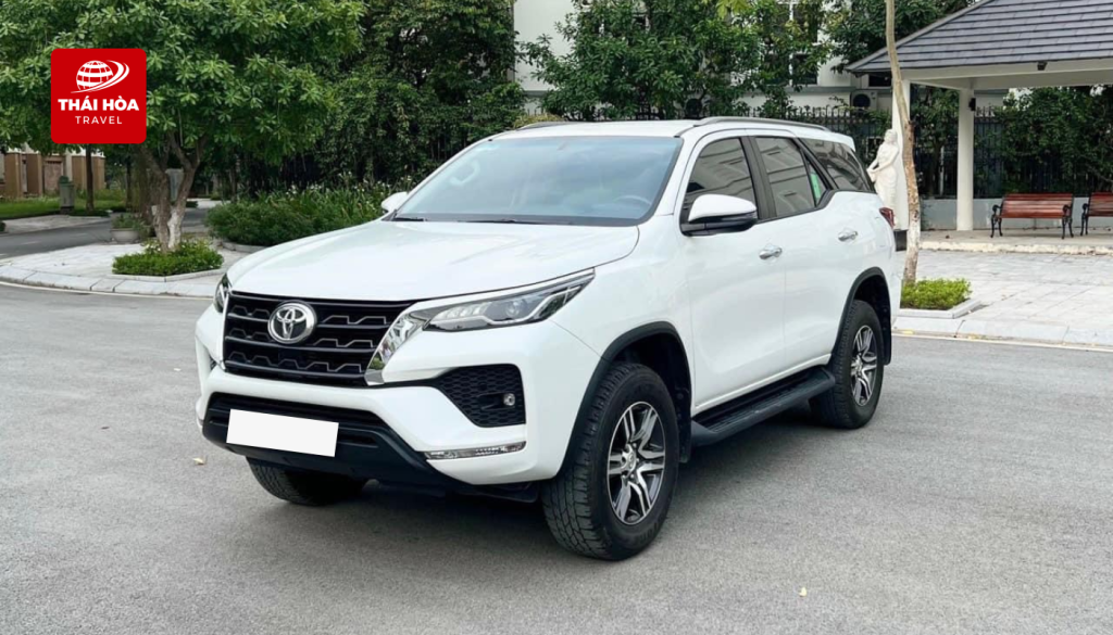 Toyota Fortuner - Dòng SUV 7 chỗ mạnh mẽ, sang trọng