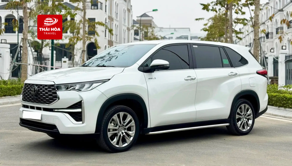 Thuê xe du lịch 7 chỗ Toyota Innova