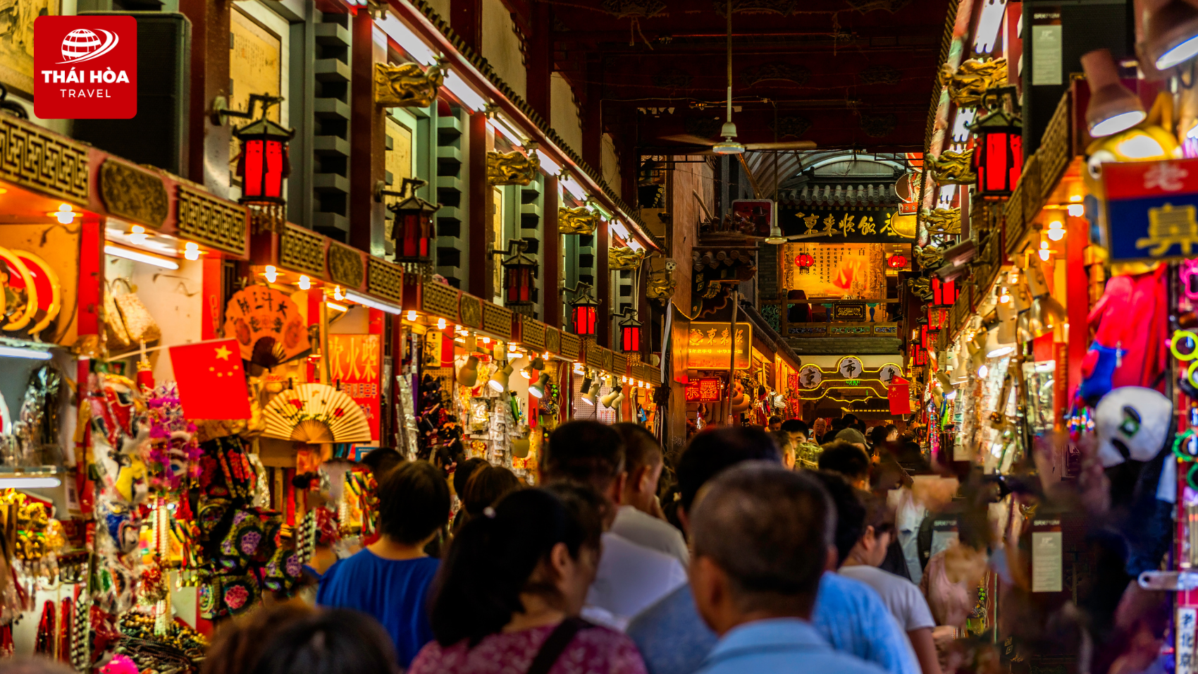 Hình ảnh phố đi bộ Wangfujing (Vương Phủ Tĩnh) tại Bắc Kinh