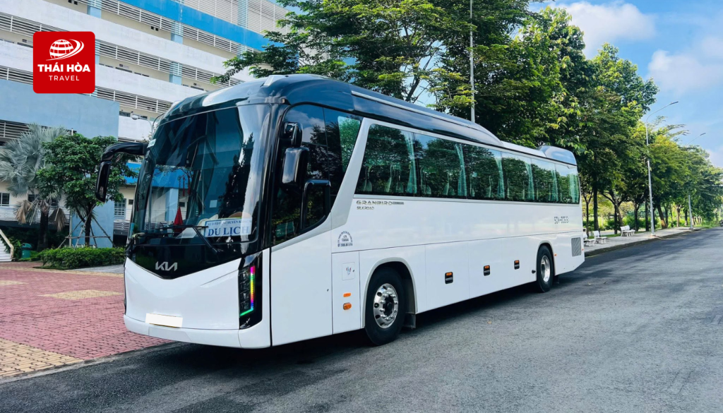 Xe 45 chỗ là lựa chọn tối ưu cho các đoàn khách đông người đi Cần Thơ