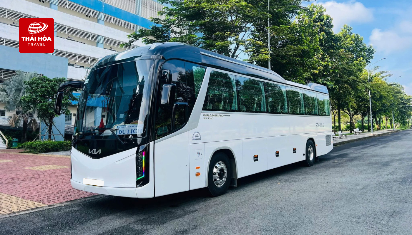 Xe 45 chỗ là lựa chọn tối ưu cho các đoàn khách đông người đi Cần Thơ
