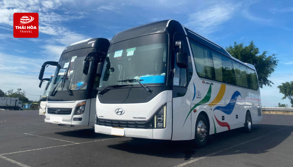 Xe 29 chỗ là lựa chọn lý tưởng cho các đoàn du lịch quy mô vừa, từ 15 - 28 người