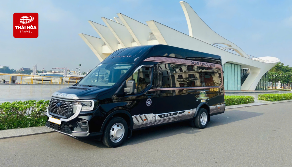 Xe Limousine là dòng xe cao cấp, dành cho những khách hàng muốn tận hưởng hành trình thoải mái như “hạng thương gia”