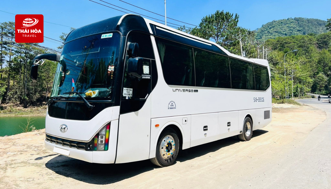 Xe 29 chỗ có không gian rộng rãi, hầm chứa hành lý lớn