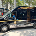 Xe limousine mang đến trải nghiệm di chuyển cao cấp, phù hợp với khách hàng yêu cầu sự sang trọng