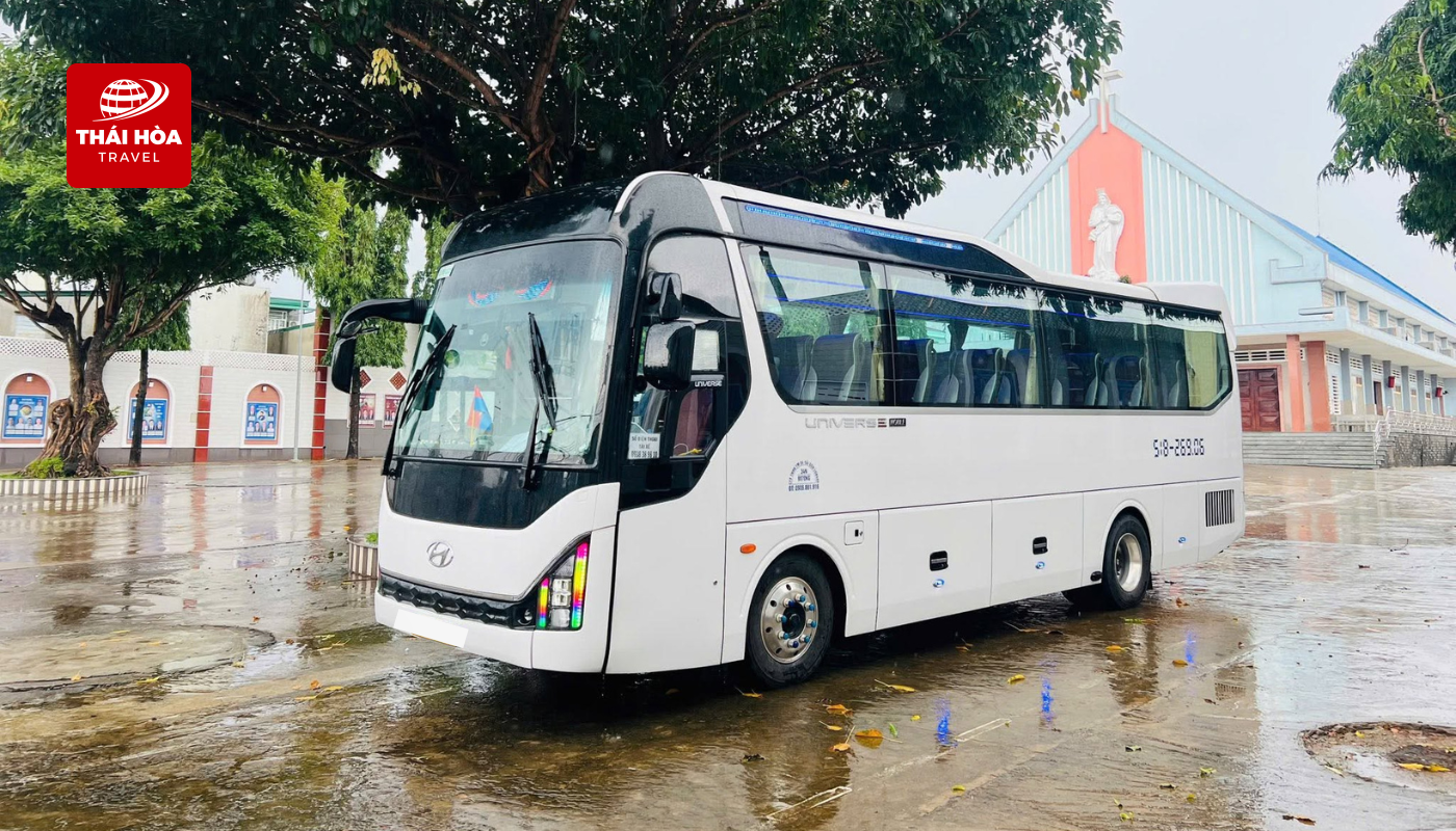 Xe 35 chỗ phù hợp với các đoàn khách từ 25 - 34 người
