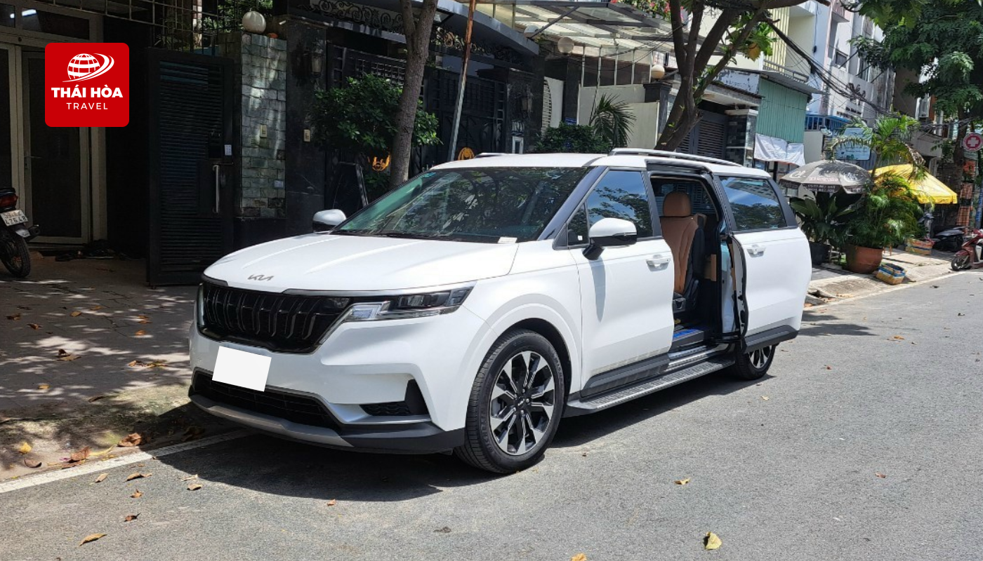 Thuê xe 7 chỗ đi Vũng Tàu 4 Xe 7 chỗ Kia Sedona/Carnival là dòng xe thuộc phân khúc cao cấp, được nhiều khách hàng lựa chọn