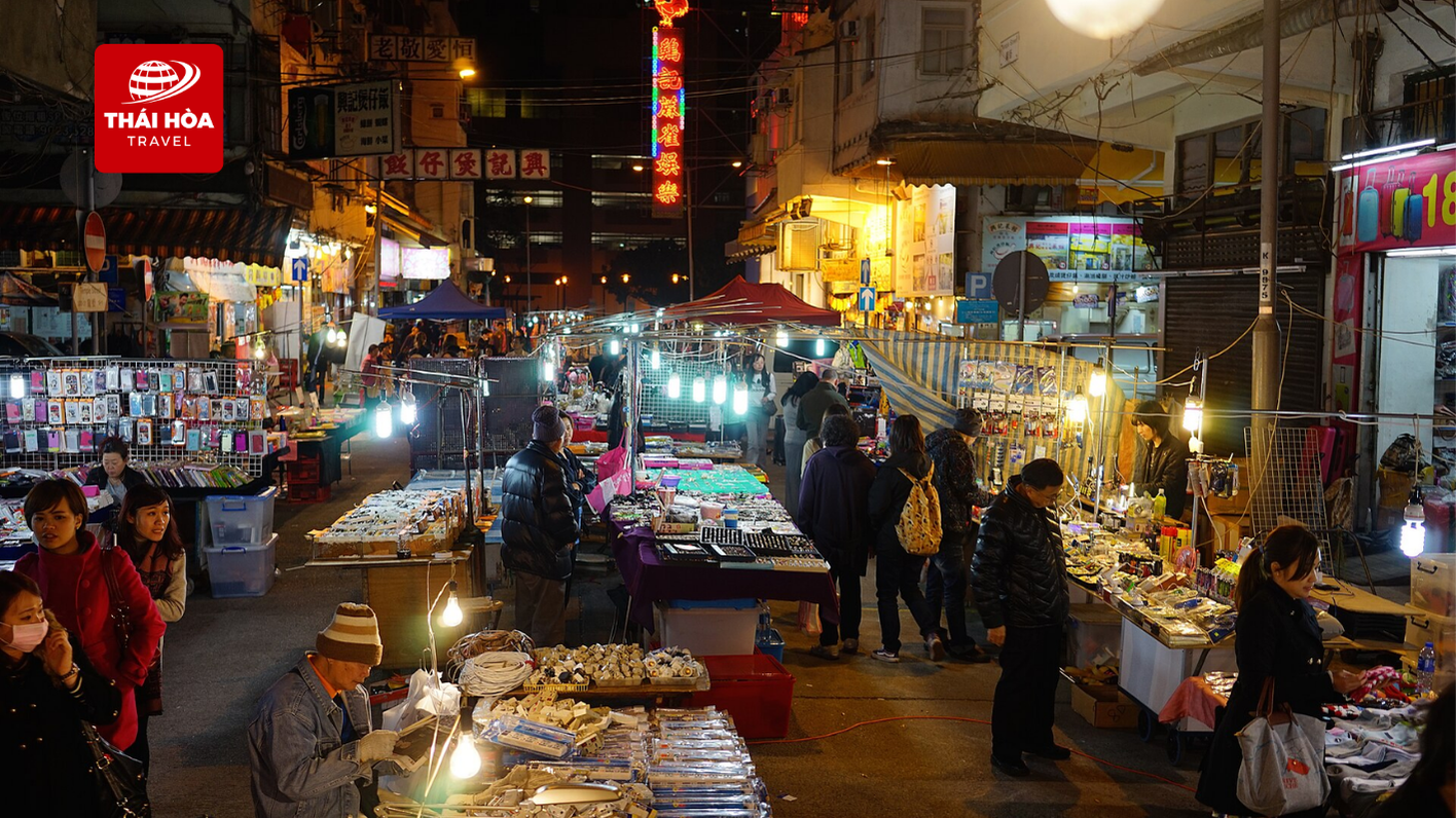 Các gian hàng tại chợ đêm Temple Street Hong Kong