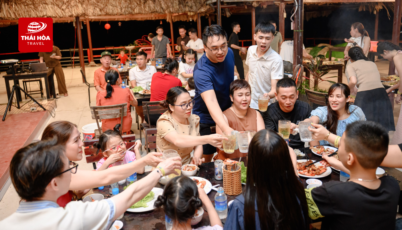 sen vang len rung xuong bien 3 3
