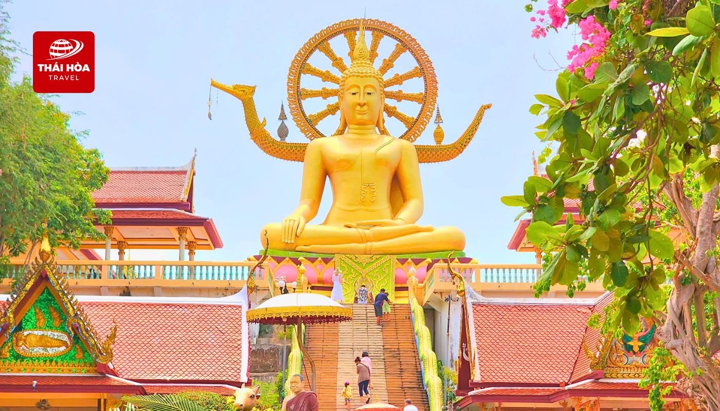 Kinh nghiệm du lịch Thái Lan tự túc từ A - Z cho người mới 14 Khi tham quan các địa điểm tôn giáo, bạn nên mặc quần áo kín đáo